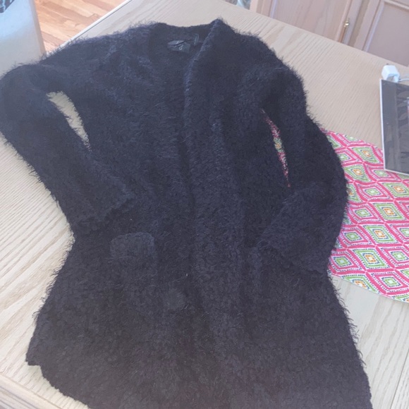 🛍️🛍️ 3 for $5 Beautiful long knotty sweater with pockets - Picture 1 of 9